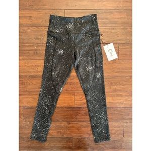 NEW! ZYIA Active | Black Reflective Pocket Light n Tight Hi-Rise 7/8 24” Pants